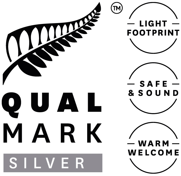 Qualmark Silver Award Logo Stacked
